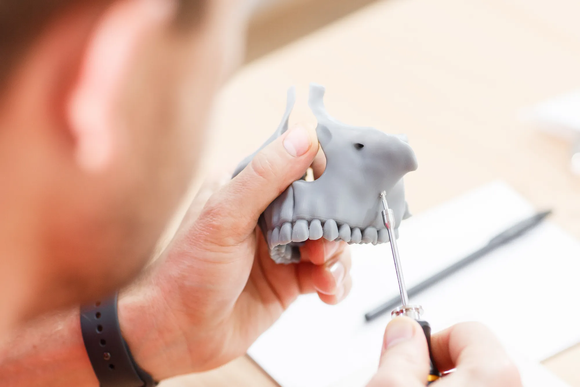 Sala de tratamiento de implantes de Upper Dental en Hollywood, FL