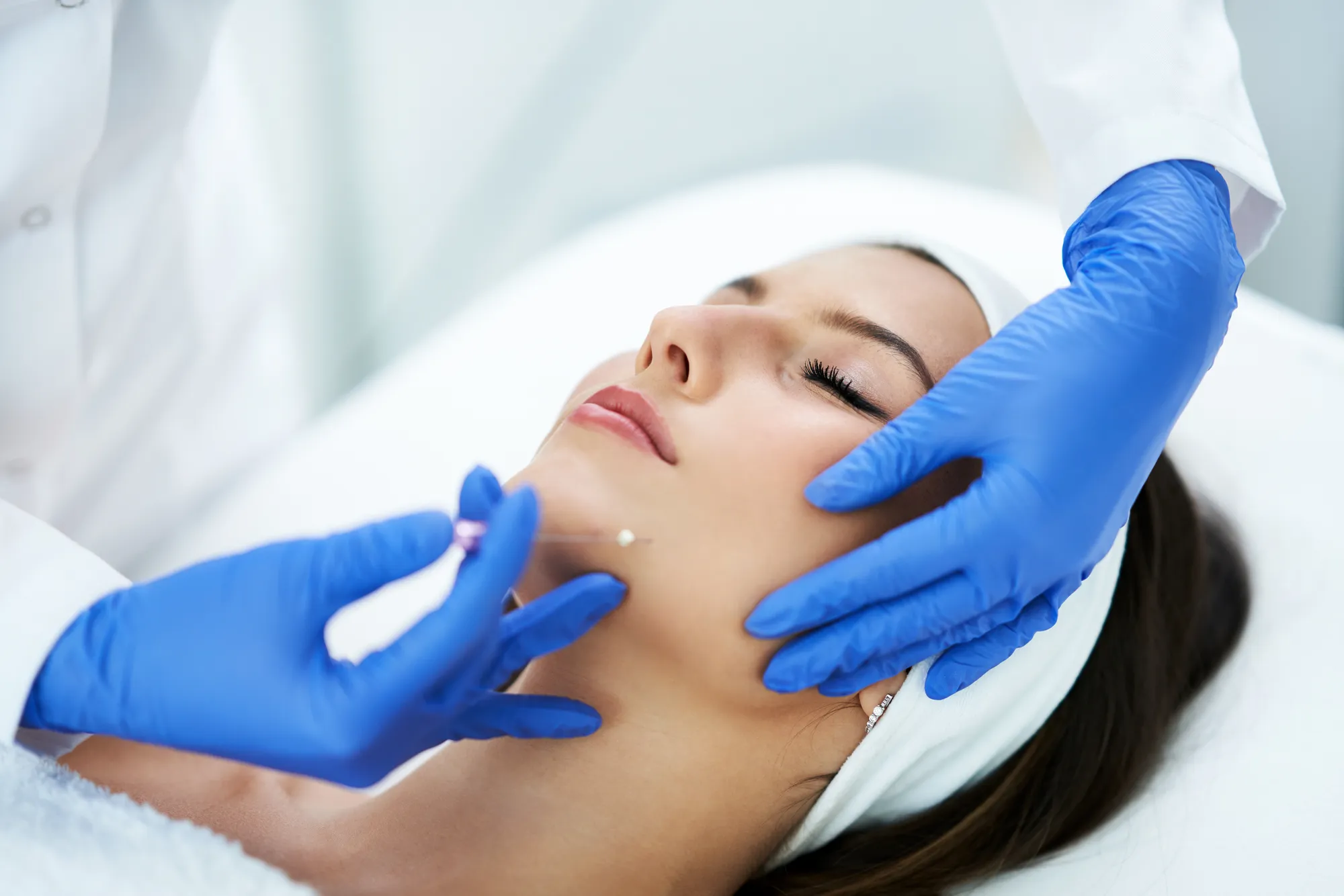 Sala de tratamiento de estética facial de Upper Dental en Hollywood, FL